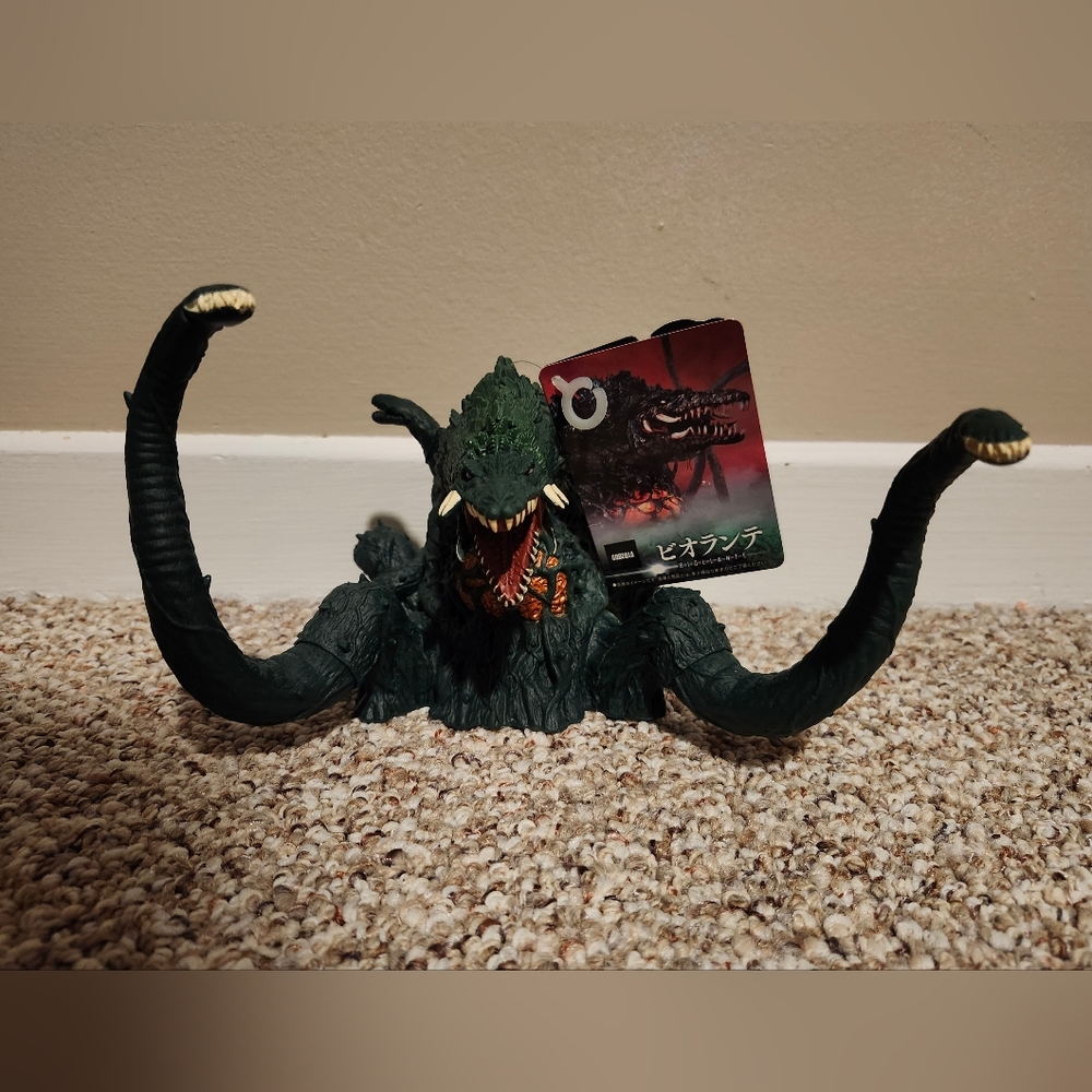 BNWT Bandai Biollante Godzilla Kaiju Green Monster Vinyl 2017 5.5" Figurine